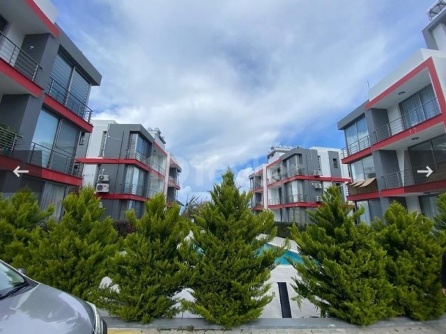 Komplett möblierte 2+1-Wohnung zum Verkauf in der Region Kyrenia Alsancak mit Gemeinschaftspool.