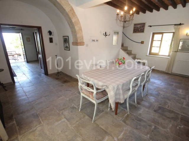 Lapta is also a 5+1 villa with a pre-74 English cob pool 350.000 stg ** 