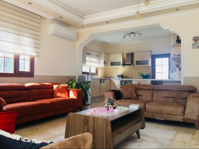 3 + 1 PENTHOUSE ZU VERKAUFEN IN DER OBEREN KYRENIA - ALTER PREIS LLOGARA 145,000 (0533 820 2055) ** 