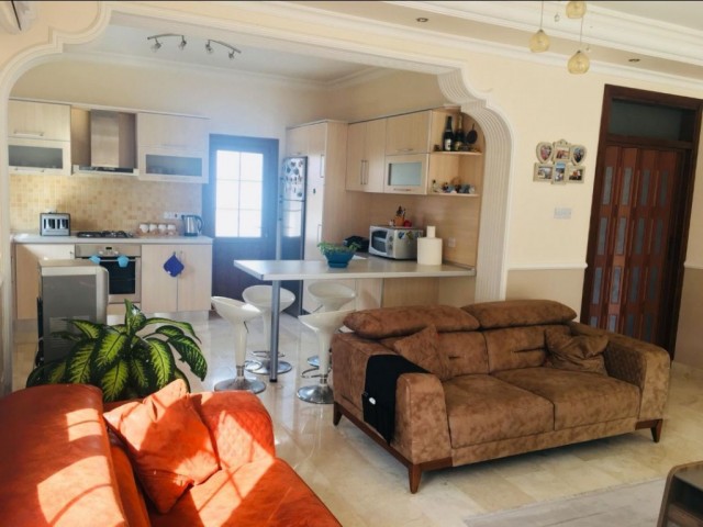 3 BEDROOM PENTHOUSE FOR SALE IN UPPER KYRENIA - PRICE WAS £145,000 (0533 820 2055)