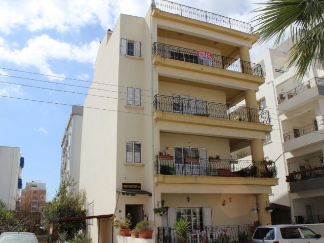 URGENTLY FOR SALE- THREE BEDROOM APARTMENT- CENTRAL FAMAGUSTA BEHIND COSTA CAFE