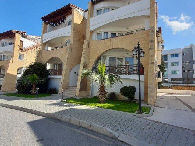 AN APARTMENT ON A SITE WITH A POOL ** 