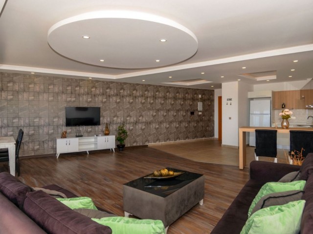 GİRNE MERKEZ'DE YENİ BELEDİYE YANINDA KİRALIK 2+1 FULL EŞYALI LÜKS PENTHOUSE DAİRE. BARIŞ 05338376242