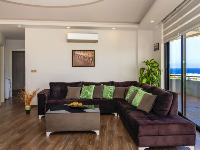 GİRNE MERKEZ'DE YENİ BELEDİYE YANINDA KİRALIK 2+1 FULL EŞYALI LÜKS PENTHOUSE DAİRE. BARIŞ 05338376242