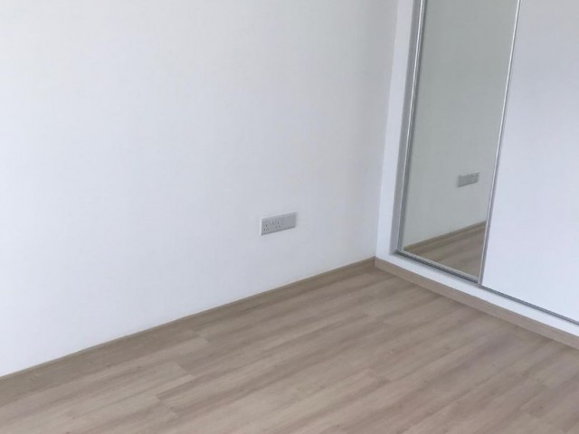 BRANDNEUE DREI-ZIMMER-WOHNUNGEN ** ** 