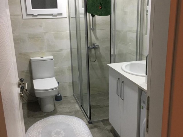 2+1 Wohnung Zu vermieten hinter Kyrenia Gloria Jeans ** 