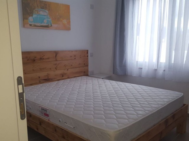 2+1 Wohnung Zu vermieten in der Nähe von TMK College im Zentrum von Kyrenia ** 