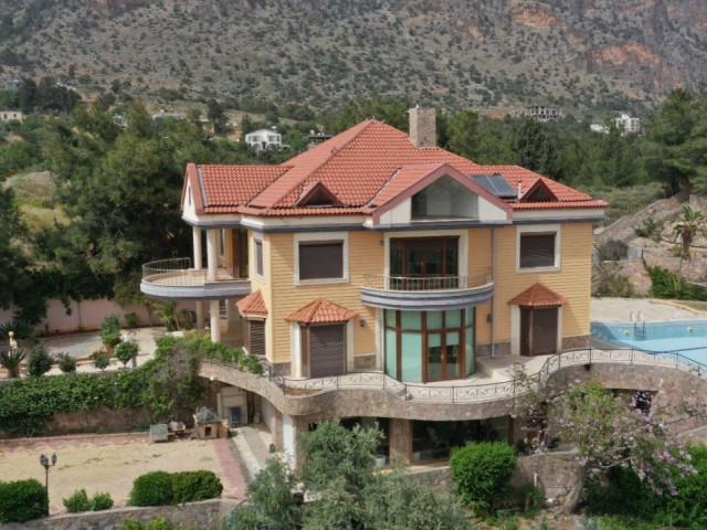 SPECTACULAR SIX BEDROOM VILLA - TURKISH TITLE DEEDS