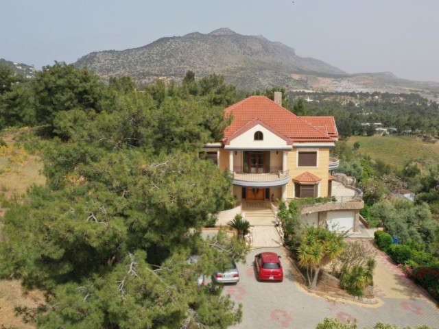 SPECTACULAR SIX BEDROOM VILLA - TURKISH TITLE DEEDS