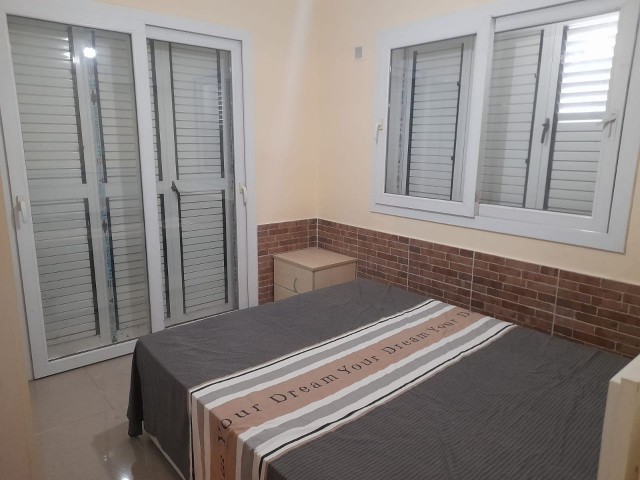 2-ZIMMER-WOHNUNG IM KYRENIA-ZENTRUM