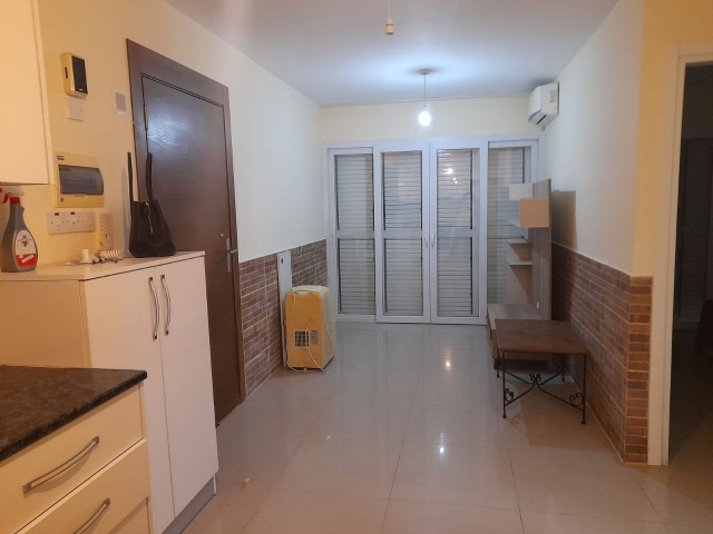 2-ZIMMER-WOHNUNG IM KYRENIA-ZENTRUM