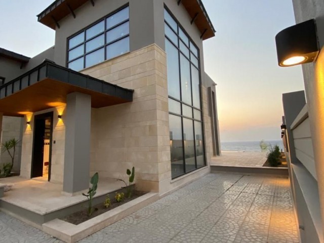 BREATHTAKING FOUR BEDROOM VILLAS ON THE WATERS EDGE