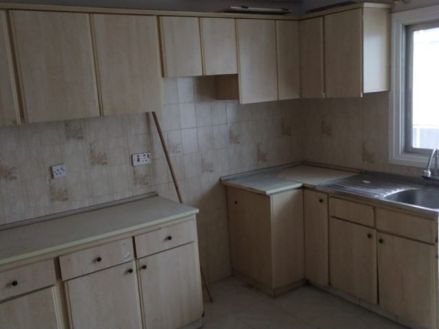 Flat To Rent in Aşağı Girne, Kyrenia