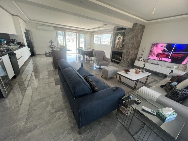 Penthouse Zu verkaufen in Girne Merkez, Kyrenia