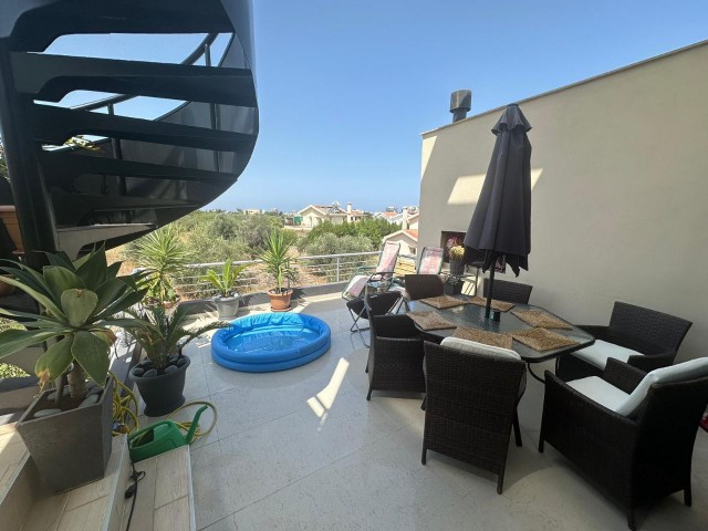 AMAZING TWO BEDROOM DUPLEX APARTMENT WITH JACUZZI ON ROOFTOP TERRACE