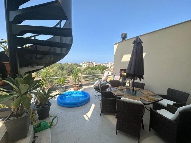 AMAZING TWO BEDROOM DUPLEX APARTMENT WITH JACUZZI ON ROOFTOP TERRACE