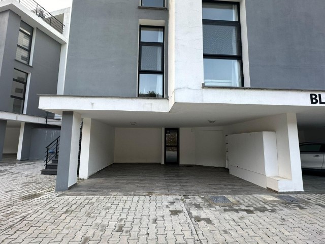 FURNISHED 2 BEDROOM GARDEN APARTMENT SOLE AGENT