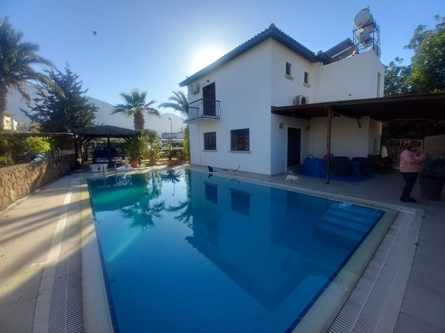 3 + 2 VILLA WITH POOL