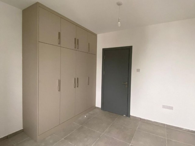 آپارتمان 1+1 با مجوز تجاری برای فروش در Karaoğlanoğlu