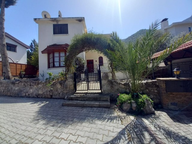 3+1 DETACHED HOUSE IN BELLAPAIS - 0533 820 2055