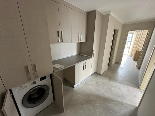 Penthouse 3+1 möblierte Wohnung zur Miete im Zentrum von Kyrenia