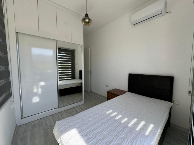 Alsancak,  kiralik 3+1 eşyalı villa, özel bahçe, ortak havuz