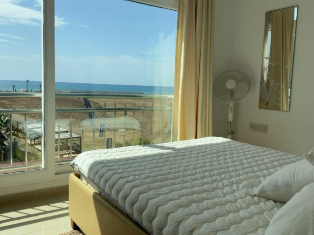 Möblierte Wohnung mit zwei Schlafzimmern im Aphrodite Beachfront Resort