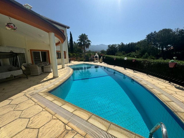 4+2 Villa For Rent in Kyrenia Alsancak / Fully Furnished 4+2 Villa For Rent in Alsancak
