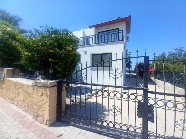 3+1 MODERNE VILLA MIT SCHWIMMBAD IN ÇATALKÖY