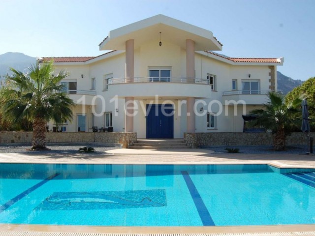 MAGNIFICENT FULLY FURNISHED VILLA - LAPTA