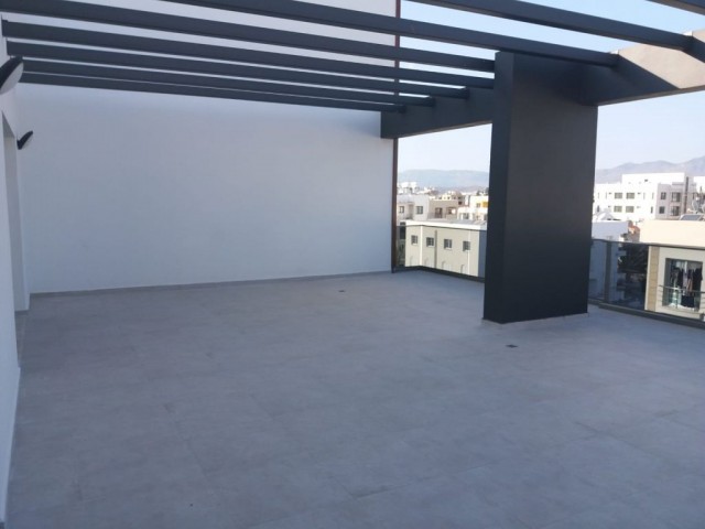 Penthouse For Sale in Küçük Kaymaklı, Nicosia