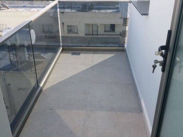 Penthouse For Sale in Küçük Kaymaklı, Nicosia