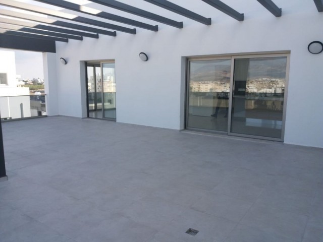 Penthouse For Sale in Küçük Kaymaklı, Nicosia