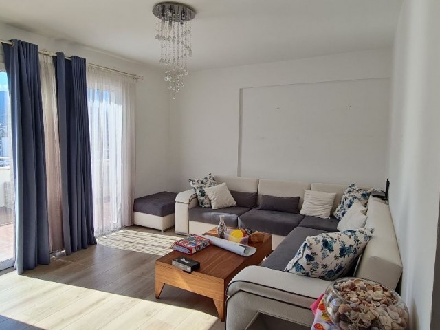 GİRNE MERKEZDE SAHİBİNDEN SATILIK 2+1 PENTHOUSE