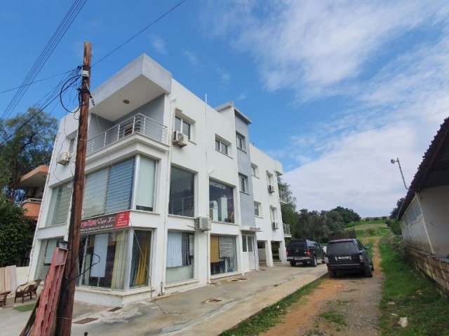 YATIRIMLIK !! 3 adet daire ve 180m² dükkan. Aylık 1600GBP garantili!