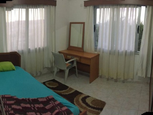 2 Bedroom apartment for sale in Emu campus. THE DETACHED COB !! ** 