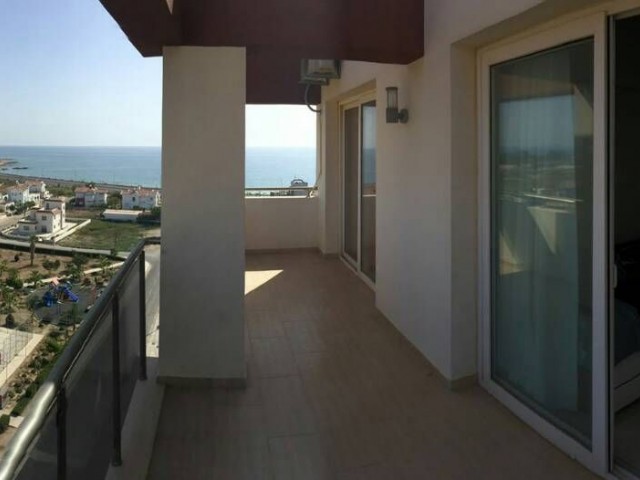 9. On the floor - with PANORAMIC sea views, furnished, taxes paid. ** 