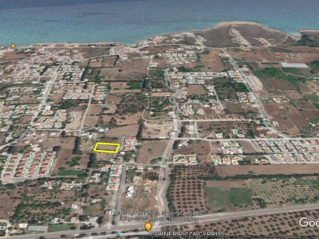 1.5 Acres of land suitable for the construction of villas in KARŞIYAKA ** 