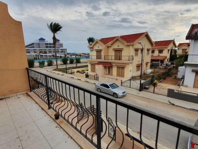 Walking distance to the sea at LONG BEACH ** 