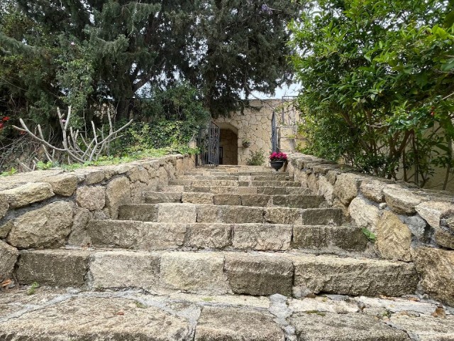 KUMYALI'da satılık Lüks Villa