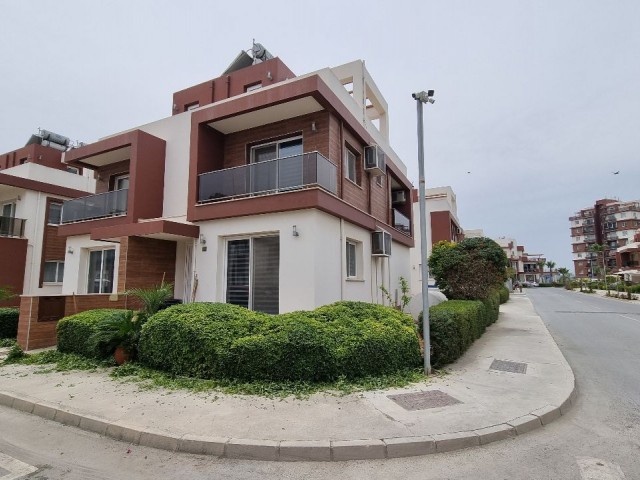 Corner villa within walking distance to the sea in ROYAL SUN