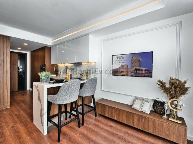 Convenient 1+0 Flat with 'Panaromic Sea View' in Grand Sapphire F1 Block