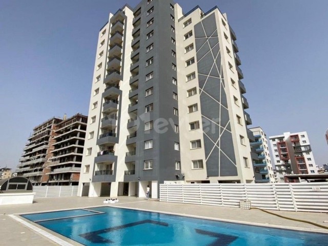 2-room apartment on the 5th floor in a residence with pool and generator