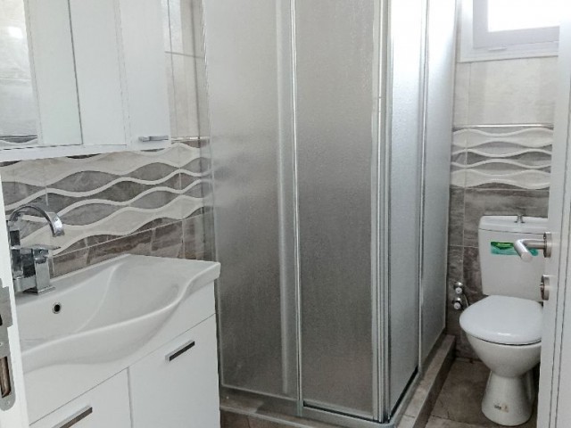  Girne Merkez’de Kaliteli Asansörlü Binada 2+1 Dağ ve DENİZ Manzaralı  SATILIK EŞYALI YATIRIMLIK Penthouse Daire 