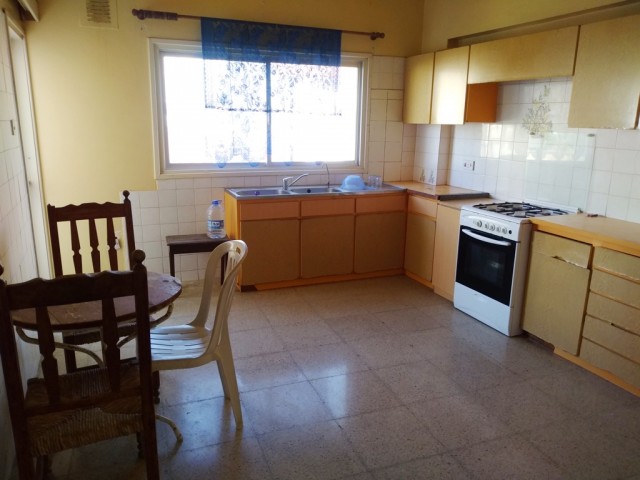 Flat For Sale in Türk Mahallesi, Kyrenia