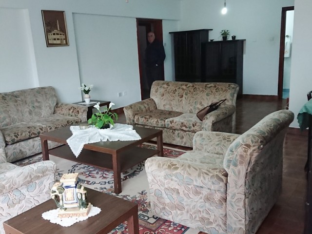 Girne Merkez'de Akpınar Çemberinde Çalışan Çift veya Öğretim Görevlilerine Uygun 3+1 Kiralık Daire