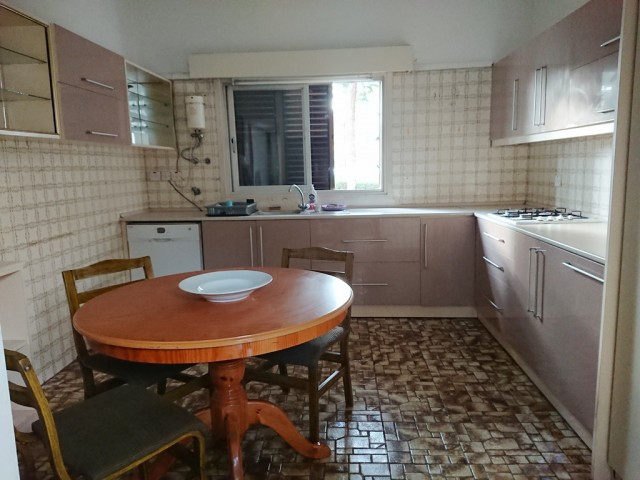 Lefkoşa Merkeze 5 Dk Mesafede Aydınlık Ferah Şömineli 4+2 İkiz Villa Kiralık! 