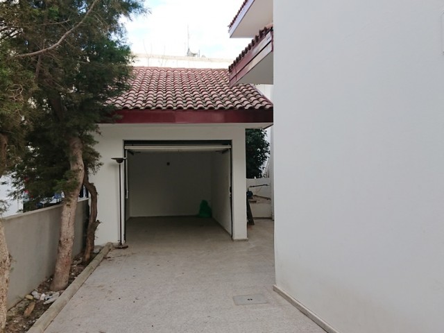 Lefkoşa Merkeze 5 Dk Mesafede Aydınlık Ferah Şömineli 4+2 İkiz Villa Kiralık! 