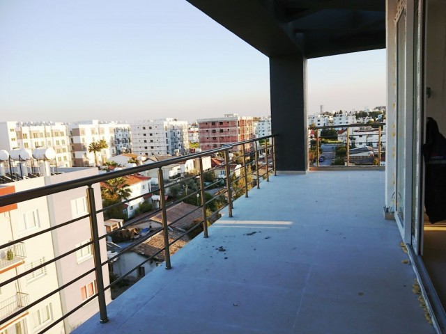 Penthouse For Sale in Küçük Kaymaklı, Nicosia