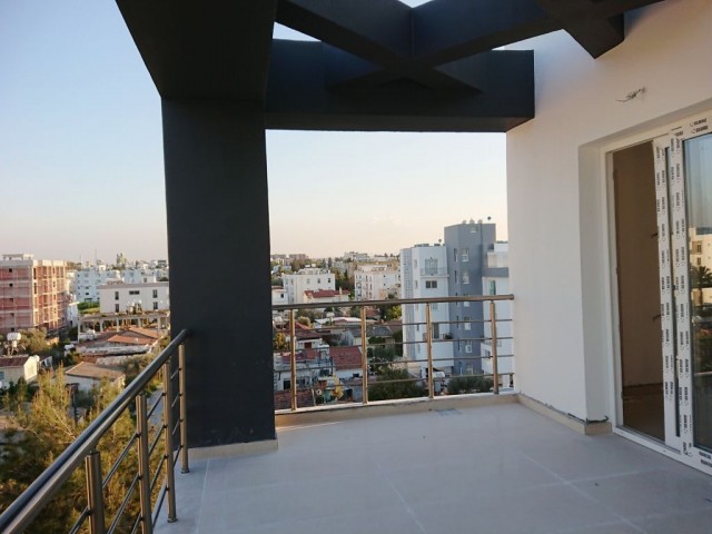 Penthouse For Sale in Küçük Kaymaklı, Nicosia